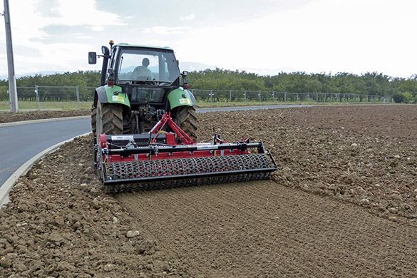 Enfouisseur de pierres avec rouleau RSC